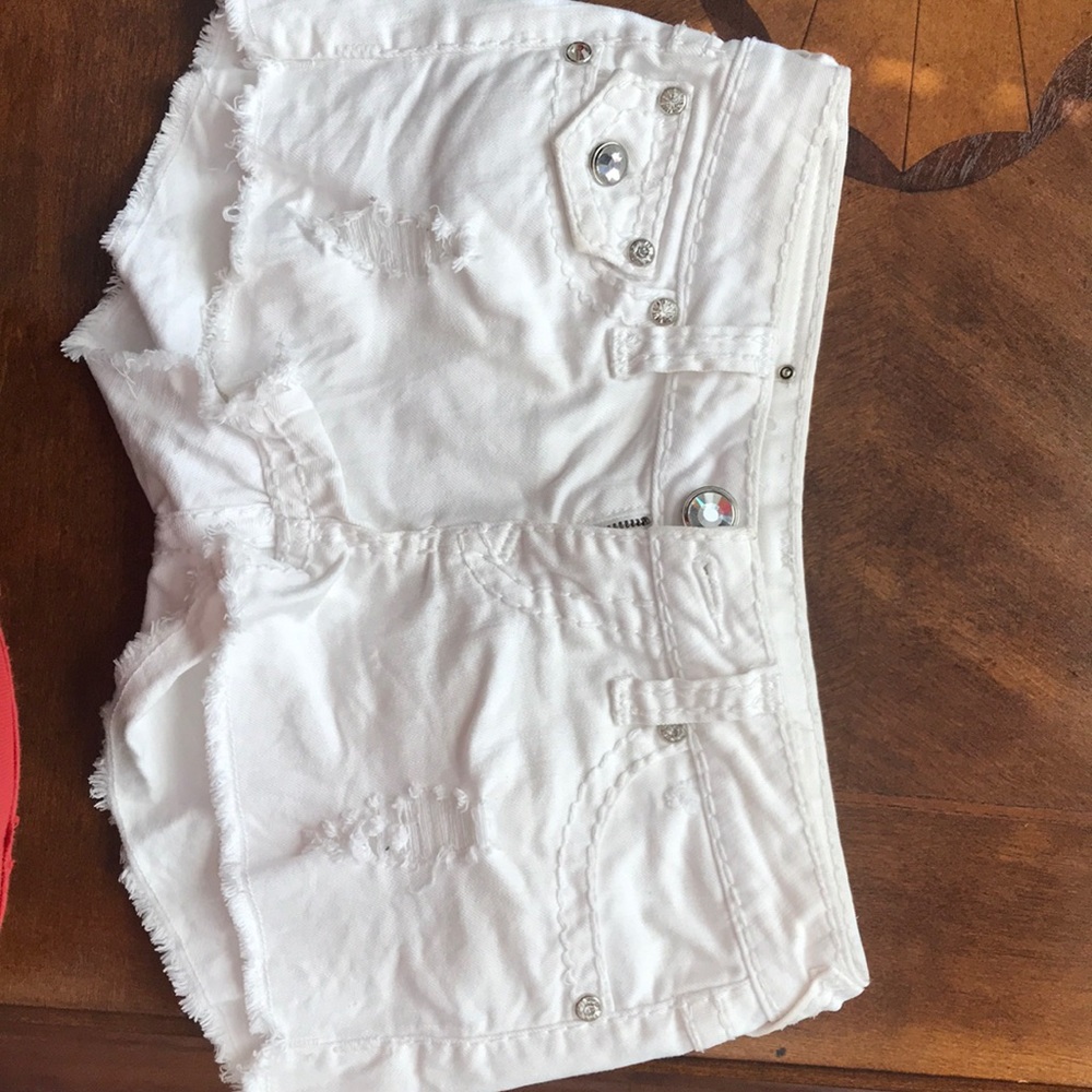 La idol USA white shorts